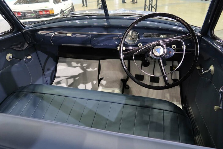 レストアされた「トヨペット・クラウンRS」のインテリア。