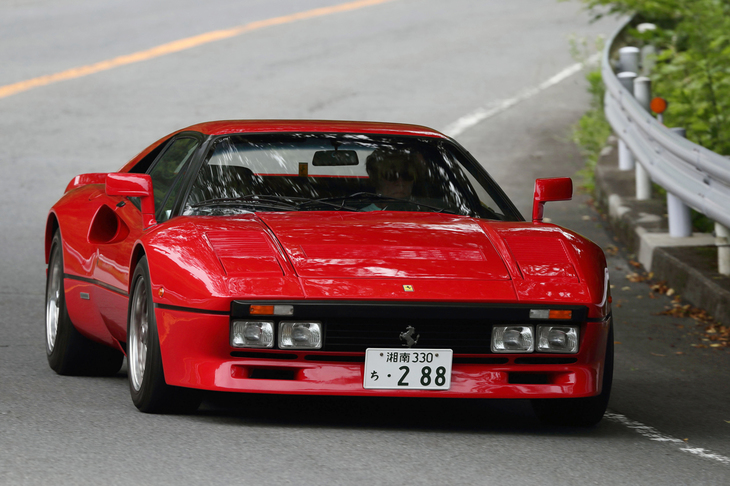 グループB用のホモロゲートモデルとして200台しか生産計画のなかった「フェラーリ288GTO」。貴重な一台のステアリングを、いまあらためて握ることで見えたものとは。（photo：北畠主税）