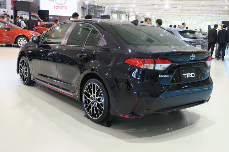 トヨタ・カローラ ハイブリッドW×B TRD用品装着車（エクステリア）