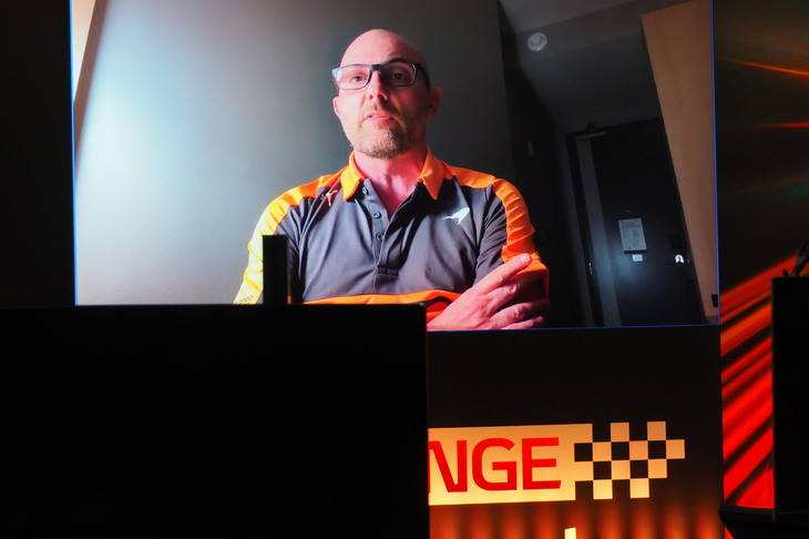 米フロリダ州マイアミからオンラインで今回の発表イベントに参加したマクラーレンのモータースポーツ部門を率いるジョルジオ・サンナ氏。