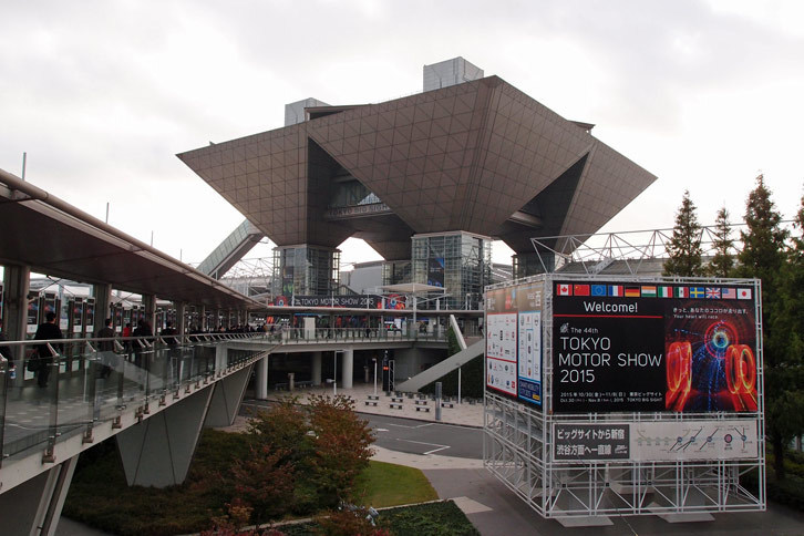 日比谷公園で始まった東京モーターショーは、その後、晴海、幕張と会場を変え、現在は東京ビッグサイトで行われている。