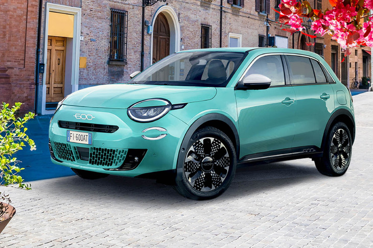 フィアット600eラプリマ ホワイトパッケージ