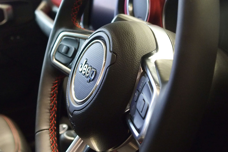 ジープ・グラディエーター（ステアリングホイール）