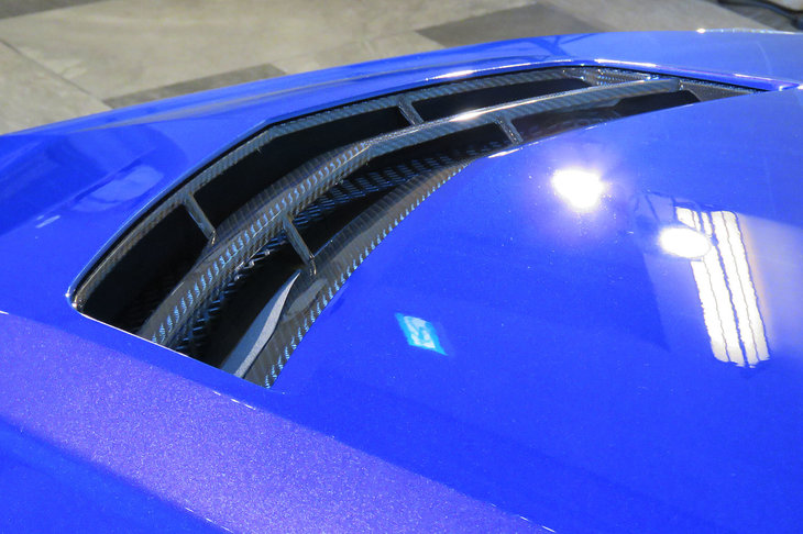 キャデラックATS-Vベクターブルースペシャル（フロントまわり）