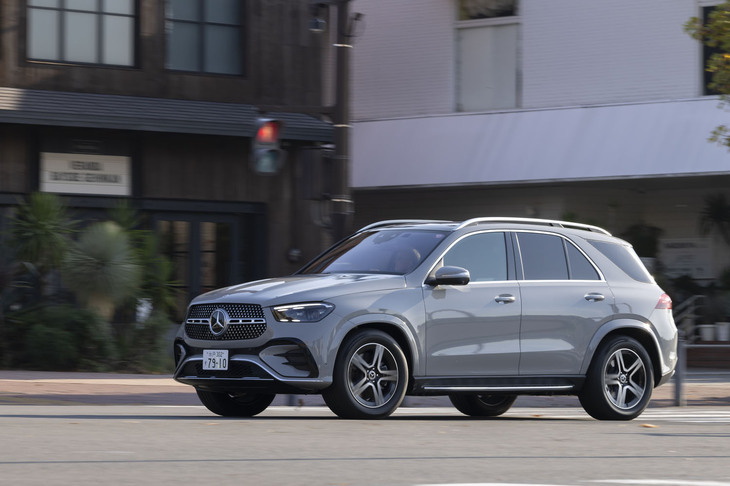 マイルドハイブリッドの2リッター4気筒ディーゼルターボエンジンは最高出力269PSと最大トルク550N・mを発生。パワーは改良前よりも3PS小さくなった。