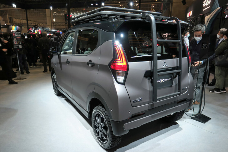 三菱eKクロスEV Smooth × Tough