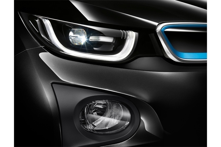 「i3セレブレーション エディション カーボナイト」（LEDヘッドランプ）