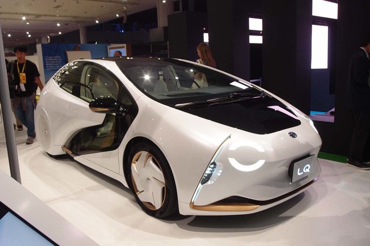 AIテクノロジーを生かして開発された「トヨタLQ」。自走も可能なコンセプトカーだが、トヨタブースではなく、MEGA WEB会場で開催される「FUTURE EXPO」に出展された。