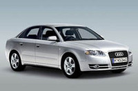 アウディの屋台骨「A4」「A4アバント」に最廉価モデル「アトラクション」登場