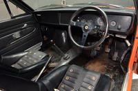 レストア車となる1972年式「サニー1200クーペGX-5 特殊ツーリングカー（TS）仕様」のインテリア。床張りなど、レースに不要なものはすべて撤去されている。