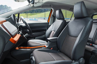 チェック柄ファブリックをあわせたシート表皮を「Z」グレードに新設定。