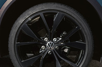 「フォルクスワーゲンTロック」に内外装を黒でコーディネートした特別仕様車登場の画像