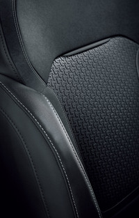 「ルノー・メガーヌ スポーツツアラー」に1周年記念の限定車登場の画像