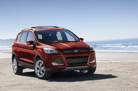 コンパクトSUV「エスケープ」の後継モデルとしてラインナップした「クーガ」。写真は日本導入の最終型となった2016年モデルで、「フォーカス」と同じく欧州フォードが開発・製造を担当した。最新モデルにはプラグインハイブリッド車もラインナップしている。