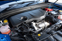 パワーユニットは1.5リッターガソリンターボエンジンと48Vマイルドハイブリッドシステム、7段DCTの組み合わせ。燃費はWLTCモードで16.7km/リッターとされている。