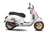 GTSスーパー150レーシングシックスティーズ（イノチェンツァホワイト）