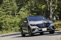 パワートレインはフロントに最高出力96PSの、リアに196PSのモーターを搭載した4WD。システム最高出力は292PS。