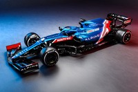 2021年シーズンから、ルノーのF1チームは「アルピーヌF1チーム」と名を改めて参戦している。昨季まで黄と黒の2トーンだったマシンの色もアルピーヌの象徴たる青を基調としたトリコロールに変更。イメージを大きく変えた。