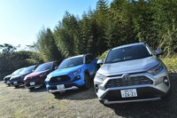 2019年4月のデビューから1カ月で、目標販売台数の8倍（2万4000台）を受注した新型「RAV4」。以後半年間、SUVとしては国内で一番人気の座をキープしている。