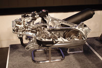 次世代125ccスクーター用エンジン。市場全体の7割を占める新興国を中心に、今度さらなる需要拡大が見込まれている。