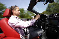 ウインドディフレクターのおかげもあって、風の巻き込みは控えめ。その静かさも印象的だ。