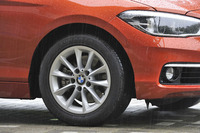 タイヤはブリヂストン・トランザER300のランフラット。サイズは前後とも205/55R16。