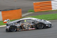 今大会で優勝した、FFFレーシングチーム by ACMの「ランボルギーニ・ウラカンGT3」。ピットストップによって首位を譲るシーンはあったものの、見事ポール・トゥ・ウィンをかざった。