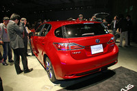 レクサスの新型ハイブリッド「CT200h」発売の画像