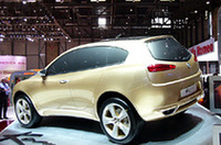 アルファロメオのSUV調コンセプトモデル「カーマル」