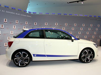 アウディA1にサムライブルー仕様の特別限定車の画像