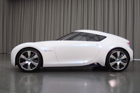 日産、EVのスポーツカー「ESFLOW」を出展の画像