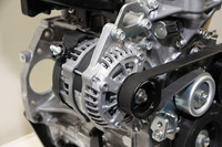 一般的な軽自動車用に対して、約2倍の発電能力がある高出力オルタネーター。