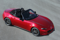 新型では「魂動（こどう）」デザインを深化させ、乗る人の姿が引き立つ美しいプロポーションを目指したという。