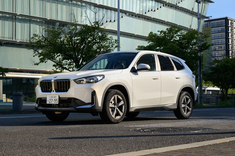 走る楽しさ以外のBMWの原点とは何か？ 「X1」に設定された新たなエントリーグレードを試す。