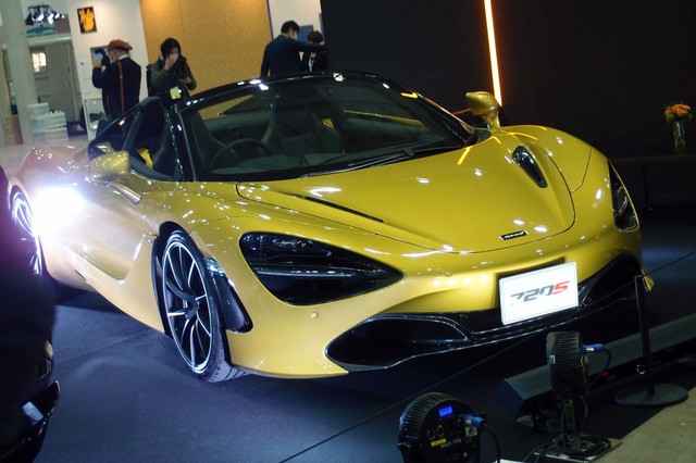 オートモビル カウンシル2022」の会場から（フェラーリ／マクラーレン