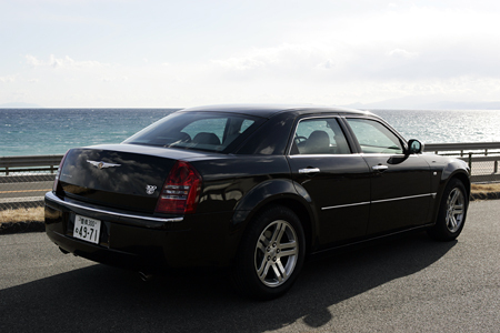 クライスラー300C 5.7 HEMI(FR/5AT)【試乗記】 「格好こそイノチ」が クライスラー300C 5.7 HEMI(FR/5AT)【試乗記】 「格好こそイノチ」が