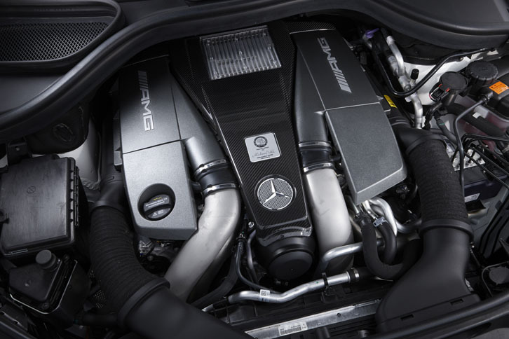 ２基のターボで過給される、「メルセデスAMG GLS63 4MATIC」のエンジン。最高出力585psを発生する。