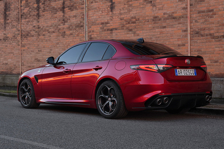 ジュリア クアドリフォリオ コレッツィオーネ