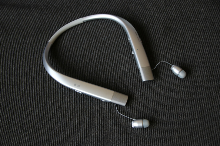 オーディオの話ついでに。2年前に韓国・仁川空港で見たLGエレクトロニクス製ワイヤレスヘッドセットを先日ラスベガスで購入。円換算で約1万8000円だった。