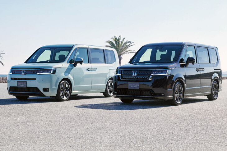 新型「ステップワゴン」のラインナップは、スタンダードな「エアー」（左）と、スポーティーな「スパーダ」（右）の2本立てとなっている。