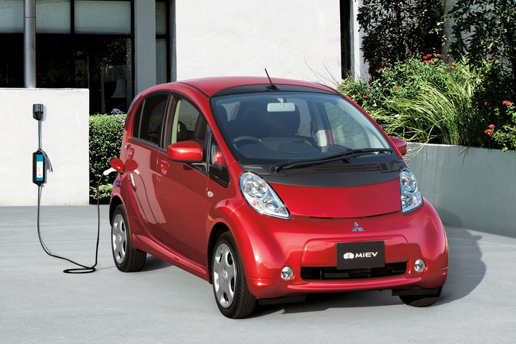 日本は「三菱iMiEV」や「日産リーフ」をいち早く送り出した市販電気自動車の先駆者だ。