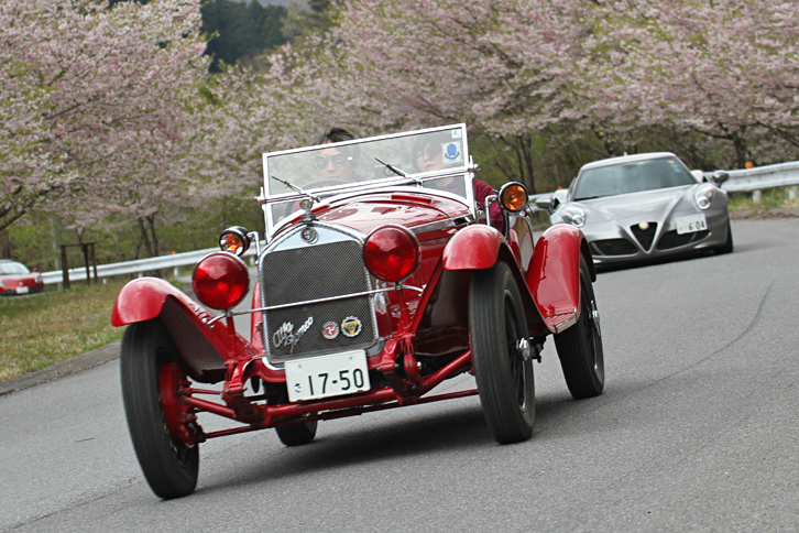 1930年に登場した「アルファ・ロメオ6C 1750グランスポルト ザガート」と2016年「アルファ・ロメオ4C」。90年近い時を隔てた、新旧アルファのスーパースポーツの競演。