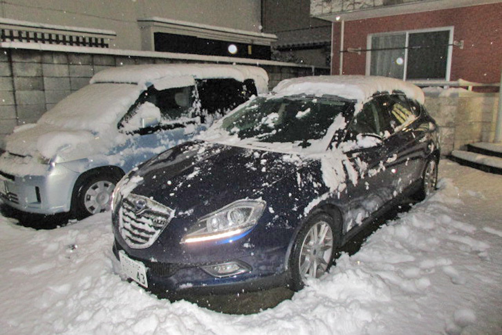 東京で不意の大雪に襲われても、年中スタッドレスなら余裕。