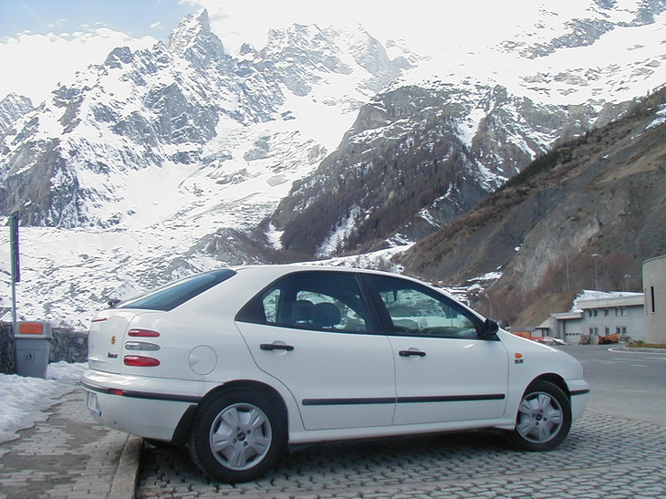2003年、筆者にとって初のジュネーブショー詣でには、当時の自家用車だった1998年式「フィアット・ブラーバ」を駆り、モンブランを越えて行った。