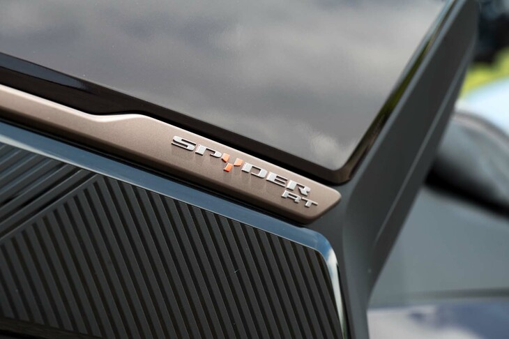 カンナム・スパイダーRTシートゥースカイ