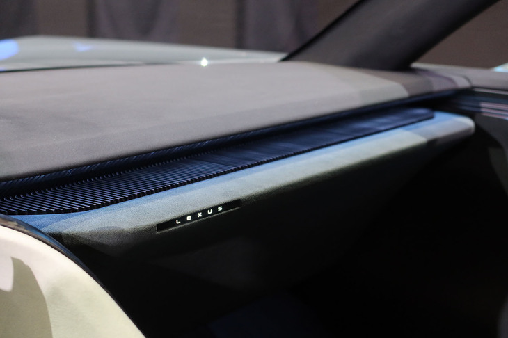 レクサスLFAコンセプト（助手席前方のダッシュボード）