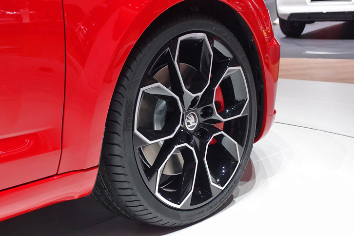 シュコダ・オクタヴィアRS245