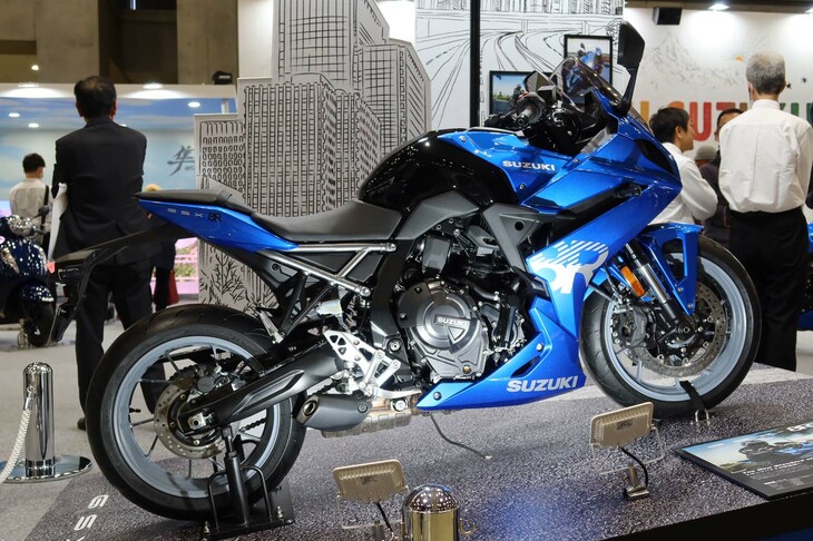スズキGSX-8R