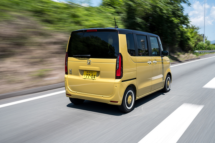 「N-BOX」は2015年から10年にわたって軽乗用車の販売ランキング1位を継続中。初代からの累計販売台数は270万台にも達する。