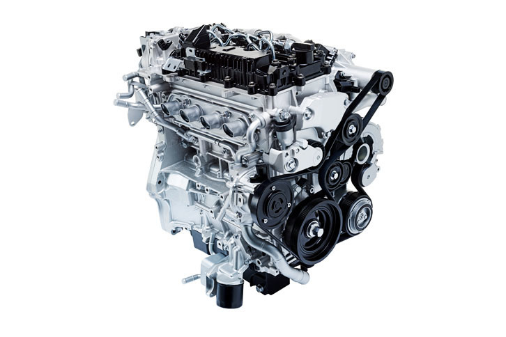 スカイアクティブXでは、ガソリンと空気の混合気をピストンの圧縮によって自己着火させる燃焼技術（圧縮着火）を世界に先駆けて採用している。